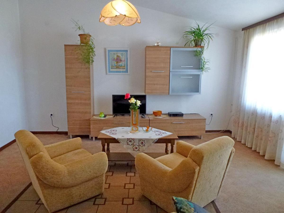 Apartment Milica Njivice Exteriér fotografie