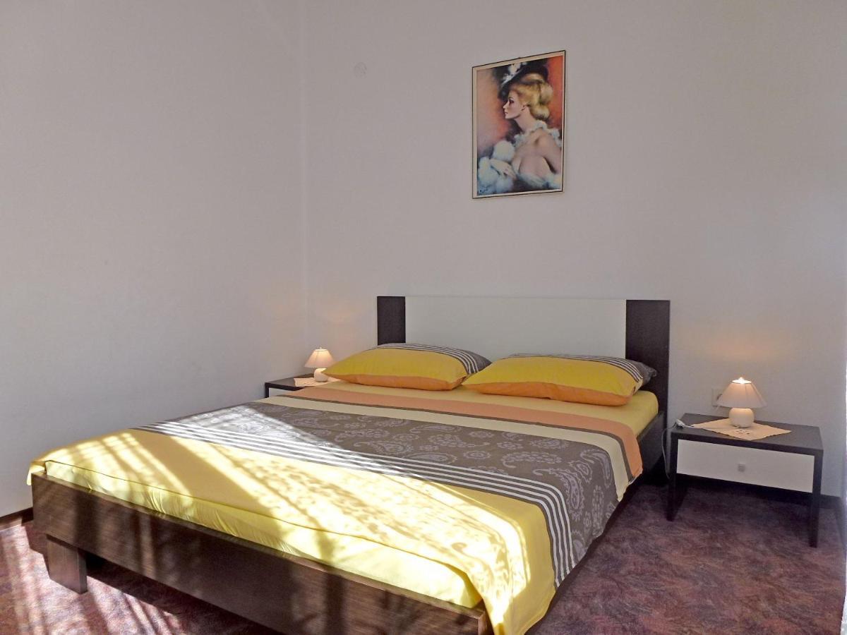Apartment Milica Njivice Exteriér fotografie